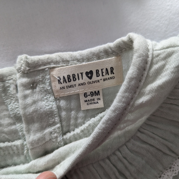 Rabbit and bear baby outfit - Picture 2 of 3